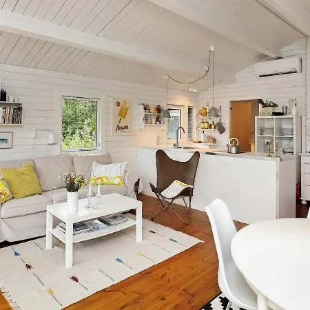 Feriehus Three-bedroom Holiday In 57 *