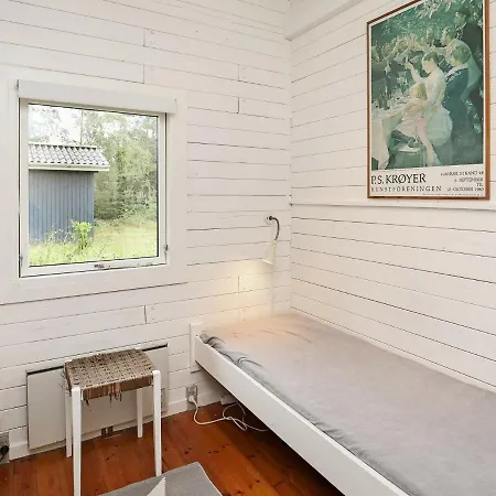 Three-bedroom Holiday In 57 *